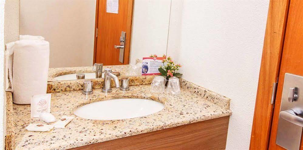 Hotel 10 Joinville Buitenkant foto